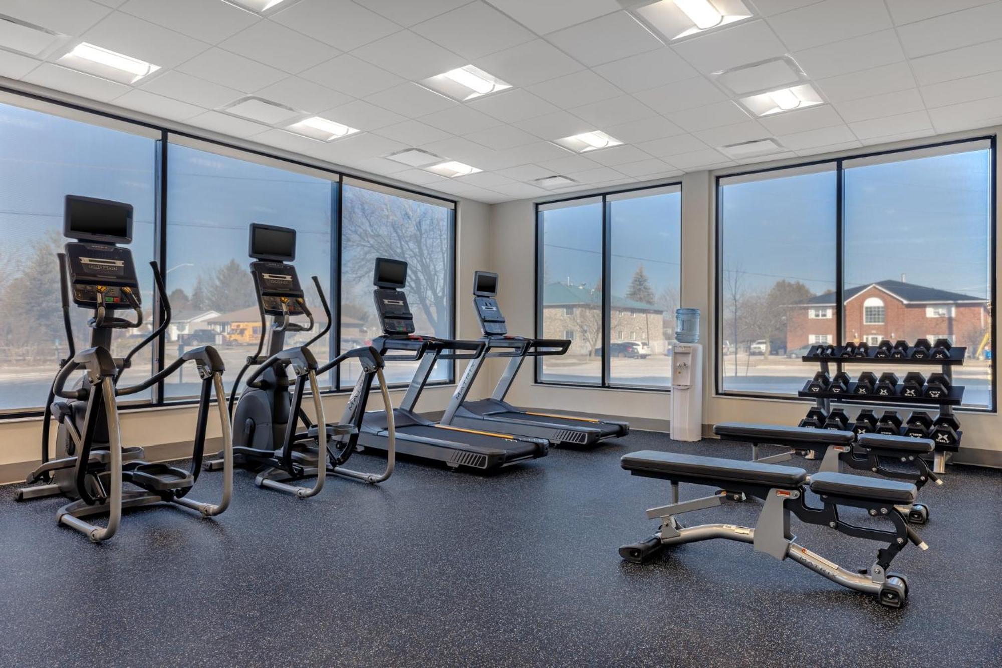 Holiday Inn Express & Suites St Thomas Сен Тома Екстериор снимка