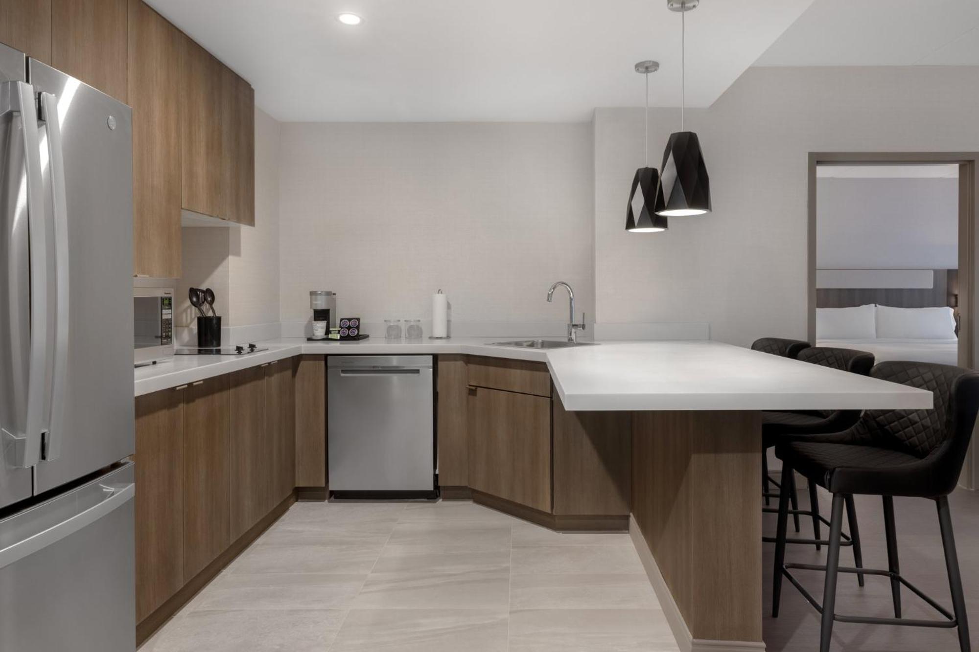 Holiday Inn Express & Suites St Thomas Сен Тома Екстериор снимка