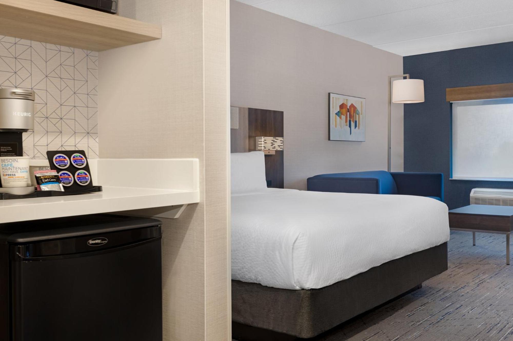 Holiday Inn Express & Suites St Thomas Сен Тома Екстериор снимка