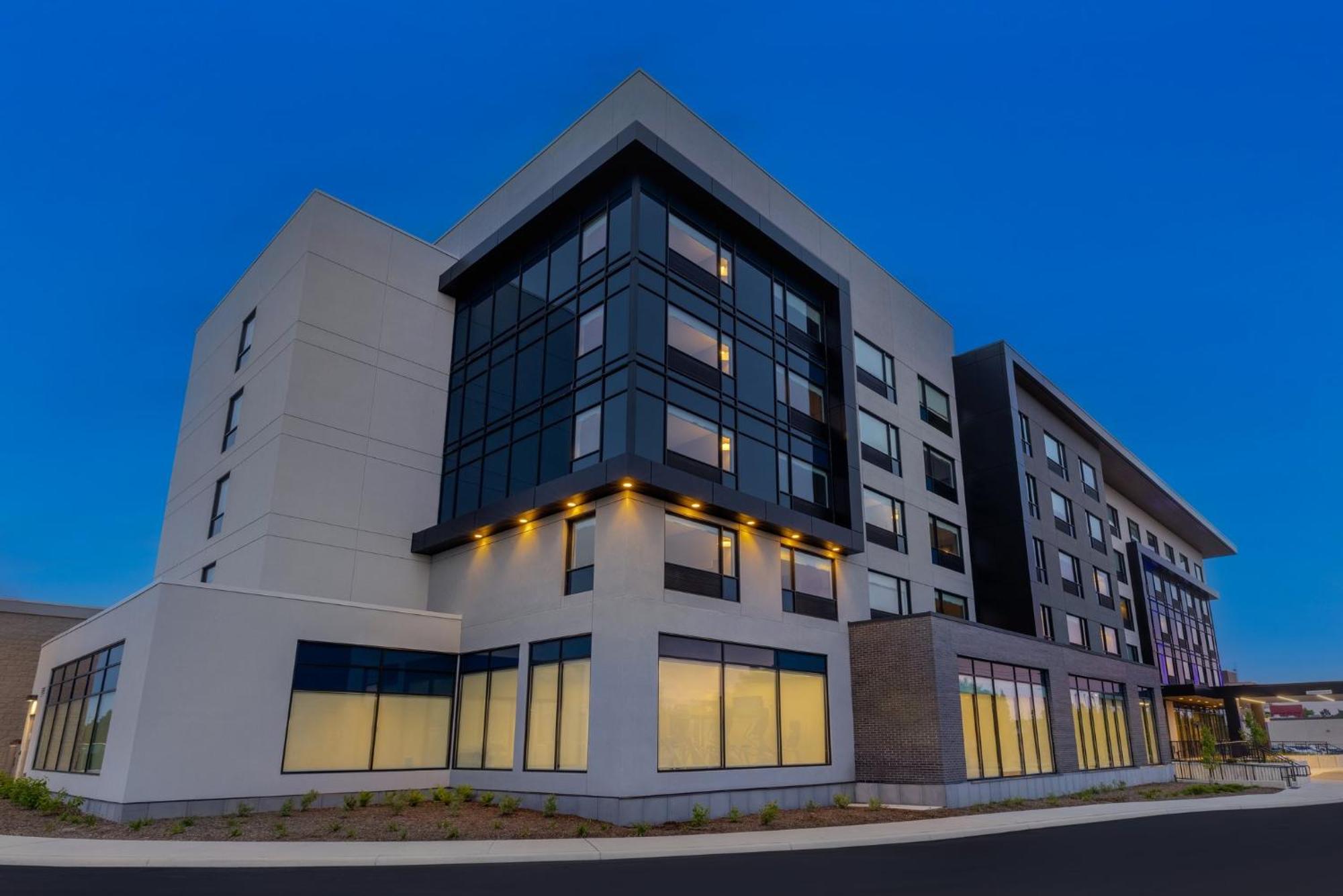 Holiday Inn Express & Suites St Thomas Сен Тома Екстериор снимка